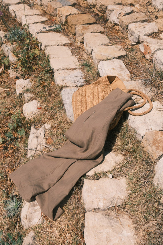 Woven Through Time: The Story and Spirit of Linen